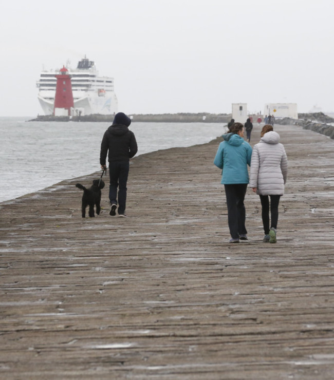 025After Christmas walk at Poolbeg