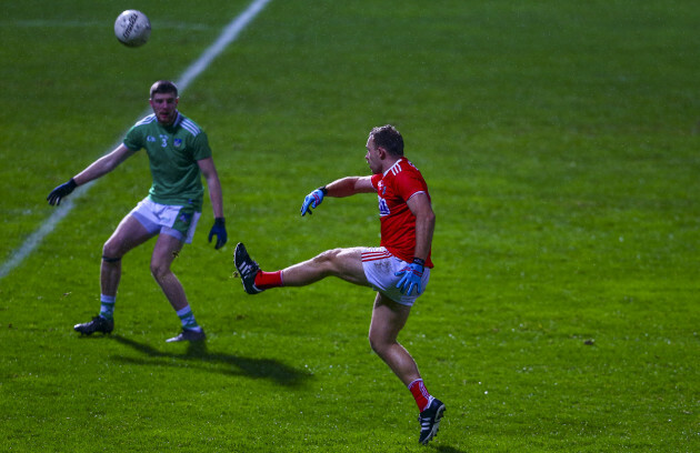 ciaran-sheehan-shoots-on-goal