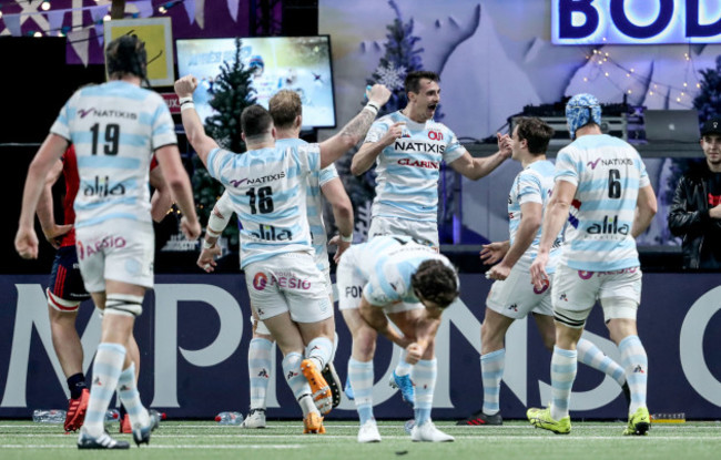 juan-imhoff-celebrates-his-try-with-team-mates