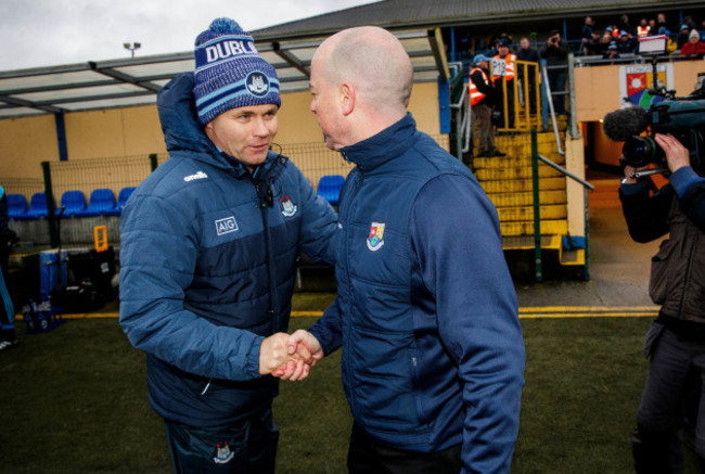 dessie-farrell-shakes-hands-with-padraic-davis