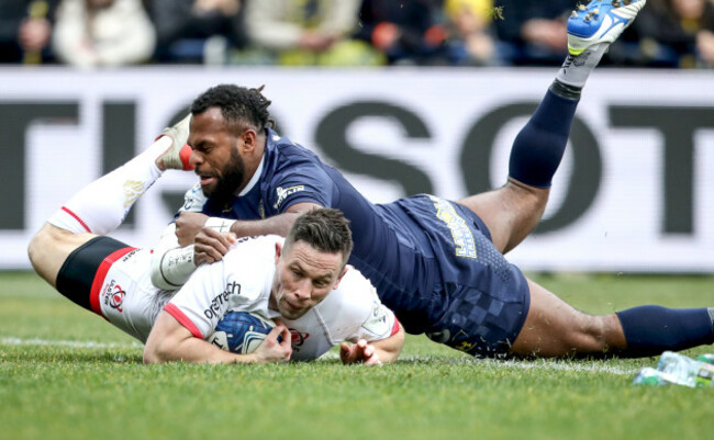 john-cooney-scores-a-try-despite-alivereti-raka