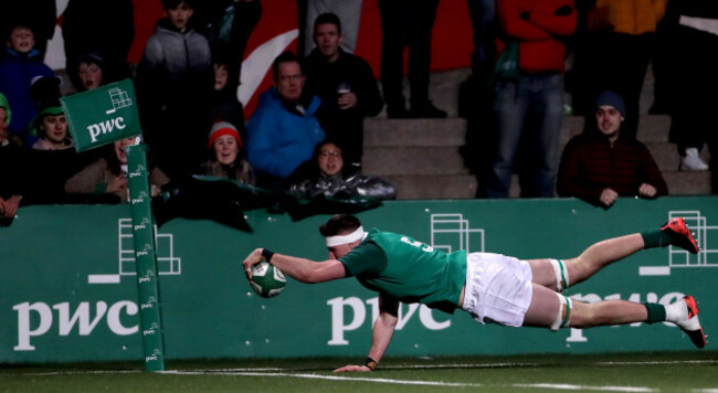 thomas-ahern-scores-his-sides-fifth-try