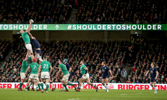 devin-toner-wins-a-line-out