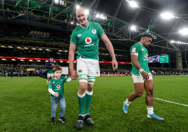 devin-toner-with-his-son-max-after-the-game