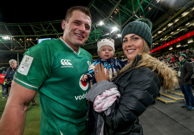 cj-stander-with-his-daughter-everli-and-wife-jean-marie-after-the-game