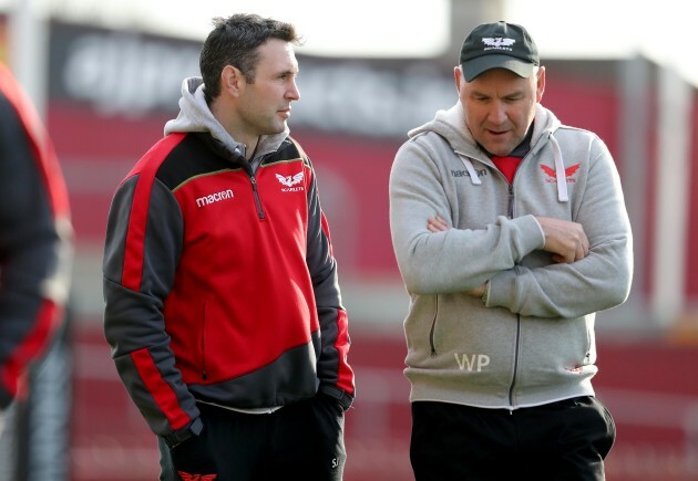 stephen-jones-and-wayne-pivac-before-the-game