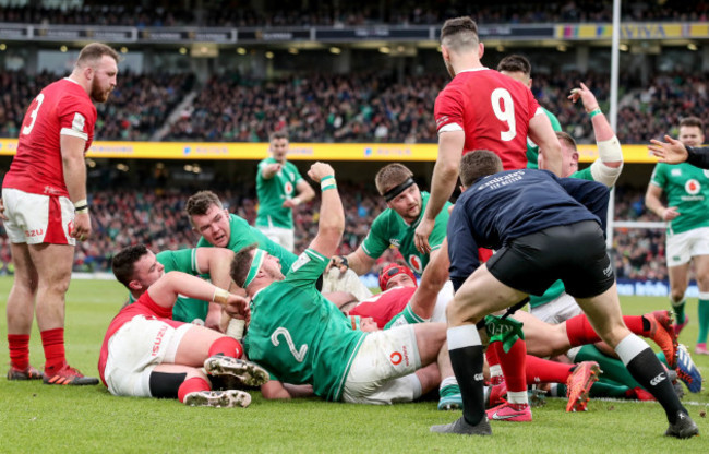 rob-herring-celebrates-as-josh-van-der-flier-scores-a-try