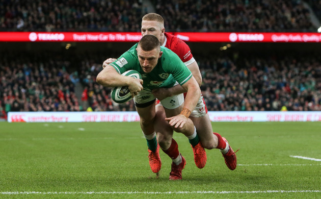 andrew-conway-scores-a-try-despite-johnny-mcnicholl
