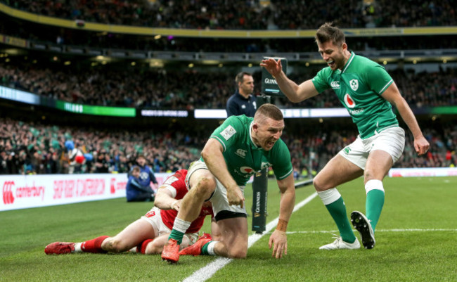 andrew-conway-celebrates-scoring-a-try-with-ross-byrne