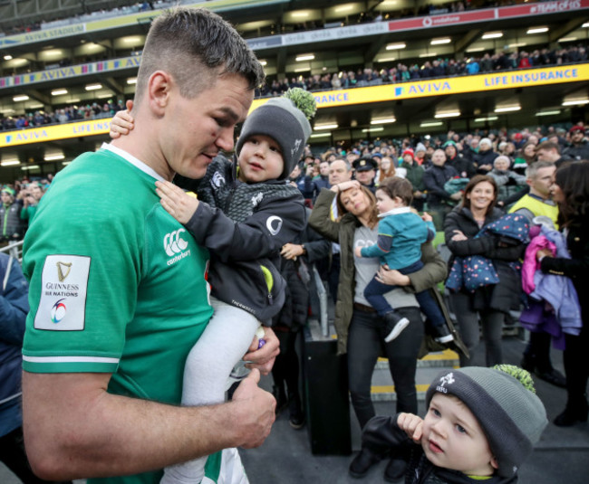 johnny-sexton-with-his-daughter-sophie-and-son-luca-after-the-game