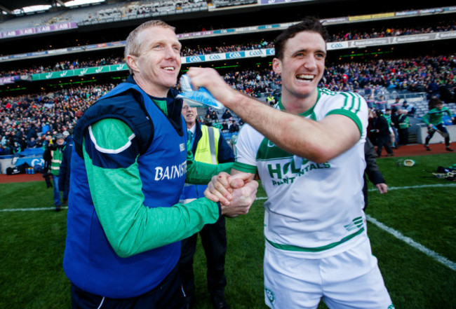 henry-shefflin-celebrates-at-the-final-whistle-with-colin-fennelly