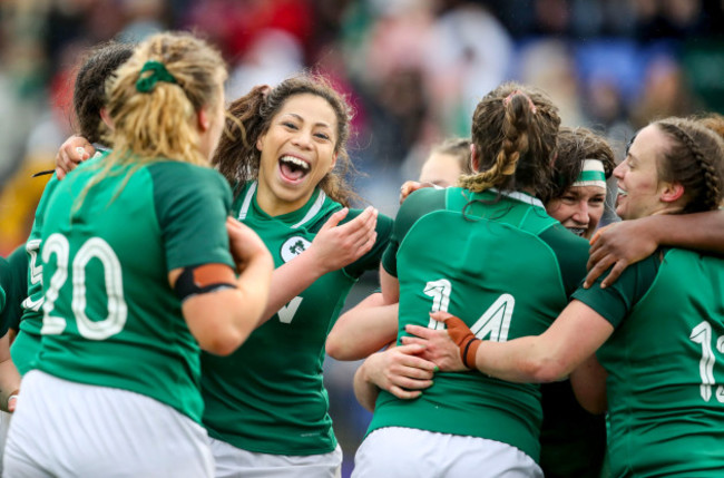 sene-naoupu-celebrates-with-her-teammates-after-the-game