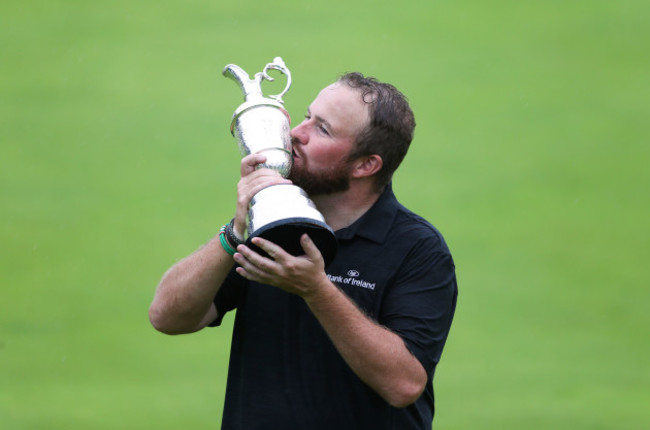 shane-lowry-celebrates-with-the-claret-jug