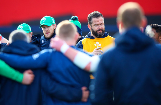 andy-farrell-speaks-to-the-team