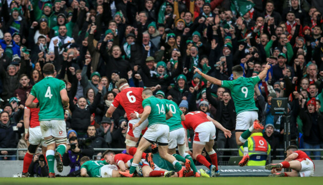 jordan-larmour-scores-a-try