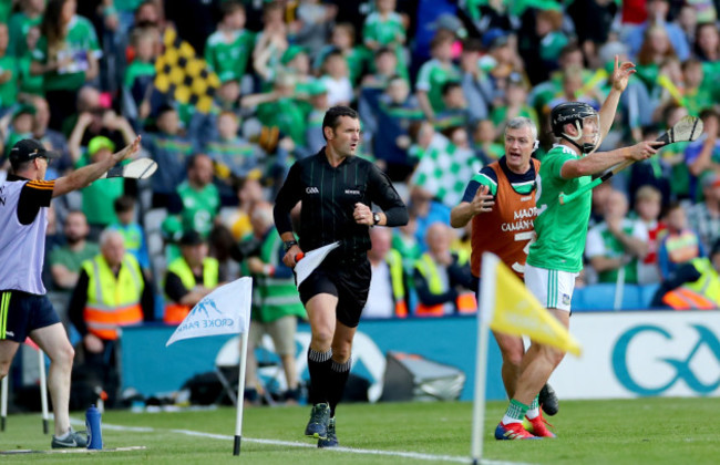 darragh-odonovan-appeals-for-a-65-after-a-late-sideline-cut