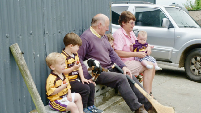 Ráth an Iúir Clár's Children and her parents