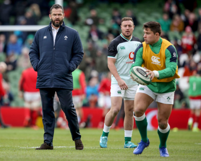 andy-farrell-during-the-warm-up