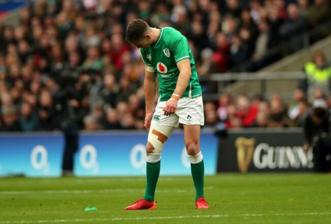 jonathan-sexton-reacts-after-missing-a-penalty