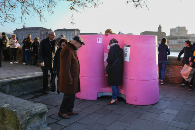 public-urinals-for-women-toulouse