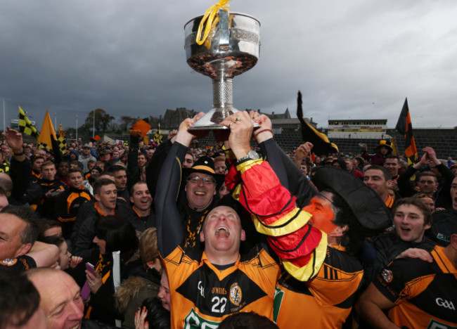 darragh-long-celebrates-with-the-cup