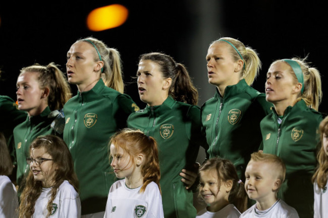 ireland-players-stand-for-the-national-anthem