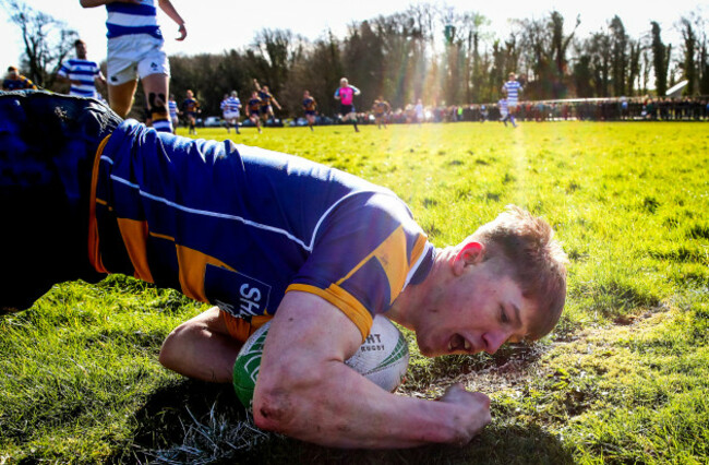 nathaniel-oneill-scores-the-first-try-of-the-game