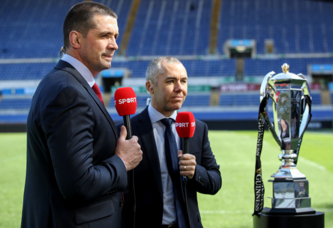 alan-quinlan-and-dave-mcintyre-with-the-guinness-six-nations-trophy