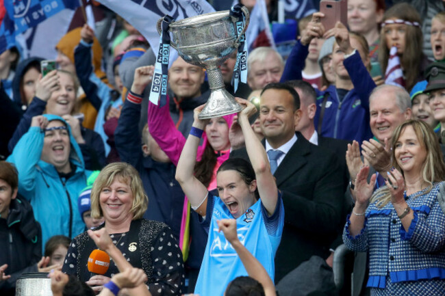 sinead-aherne-lifts-the-brendan-martin-cup