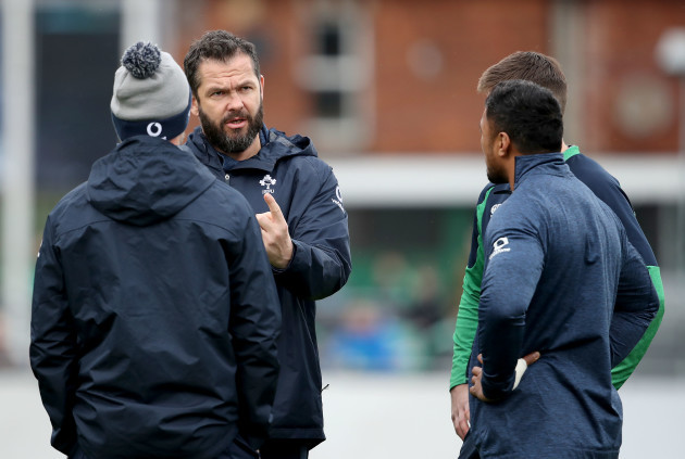 andy-farrell-with-ross-byrne-and-bundee-aki