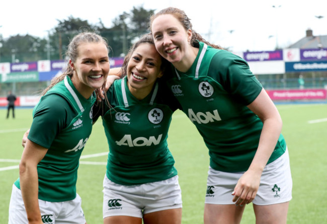 aoife-doyle-celebrates-with-sene-naoupu-and-aoife-mcdermott-after-the-game