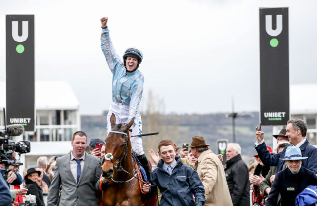 rachel-blackmore-celebrates-winning-onboard-honeysuckle