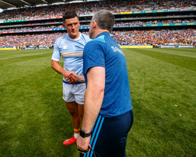 lee-chin-consoled-by-manager-liam-sheedy