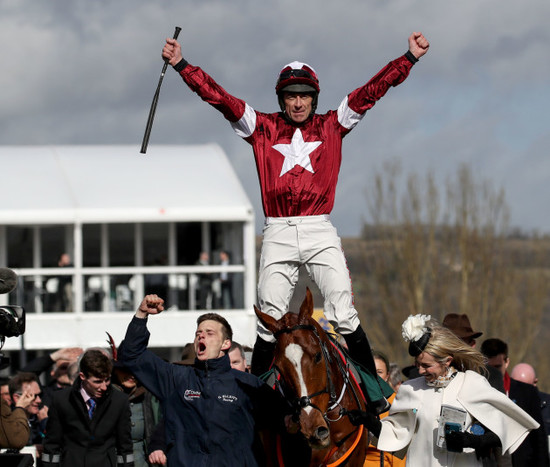 davy-russell-celebrates-winning-onboard-samcro