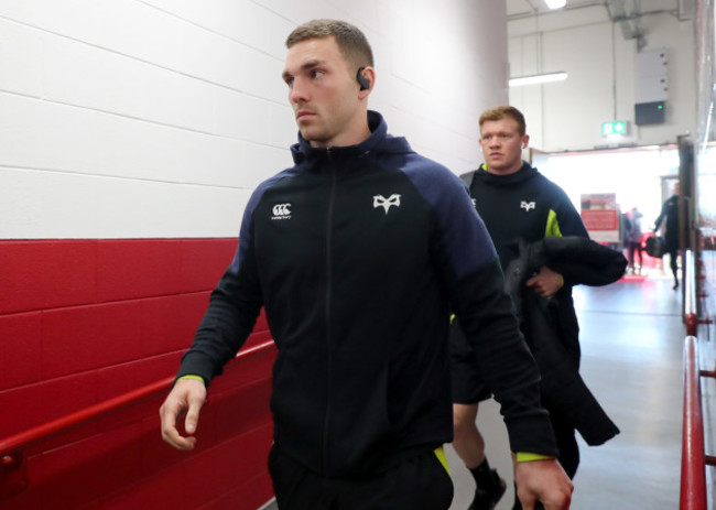 george-north-arrives