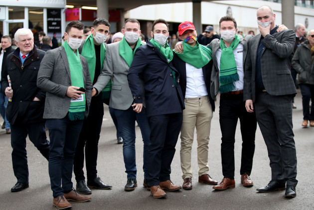 racegoers-wearing-face-masks-as-a-result-of-the-corona-virus-ahead-of-todays-racing