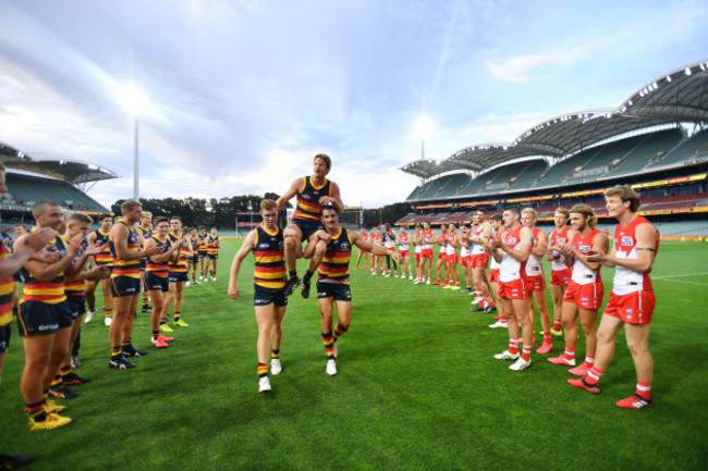 afl-crows-swans