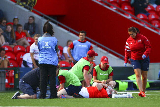 niamh-briggs-receives-medical-attention