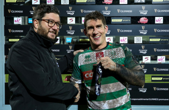 ian-keatley-is-presented-with-the-guinness-pro14-man-of-the-match-award-by-emanuele-brianti