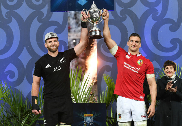 kieran-read-and-sam-warburton-lift-the-dhl-nz-cup-after-the-series-finished-a-draw