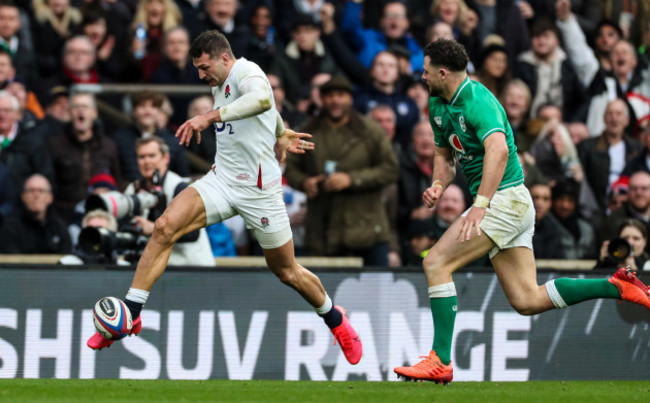 englands-jonny-may-chased-by-irelands-robbie-henshaw-2322020