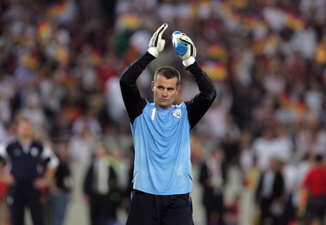 shay-given-salutes-the-crowd