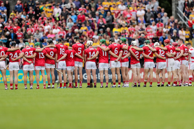 the-cork-team-stand-for-the-national-anthem