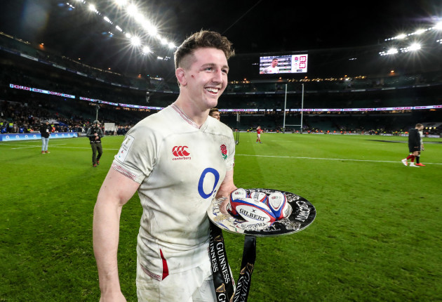 tom-curry-with-the-guinness-6-nations-triple-crown-trophy