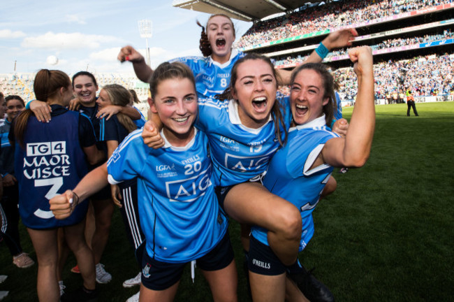 kate-fitzgibbon-celebrates-after-the-game-with-aoife-kane-lauren-magee-and-eabha-rutledge