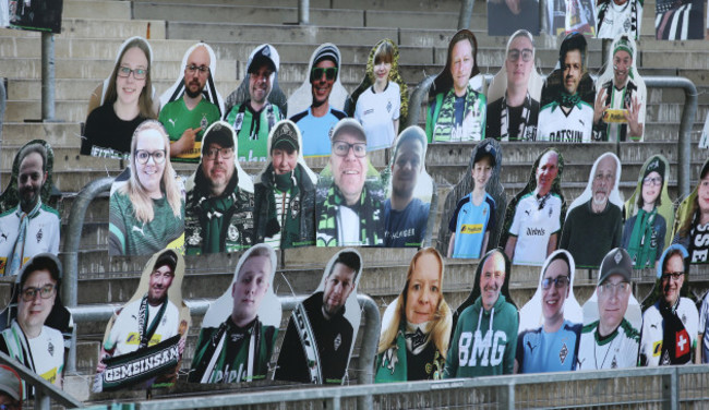 borussia-monchengladbach-cardboard-cutout-fans