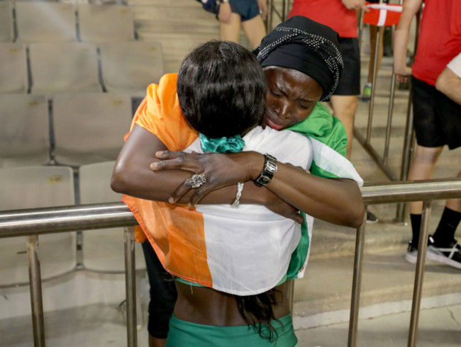 rhasidat-adeleke-celebrates-winning-with-her-mother-adewumi-ademola