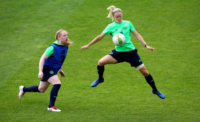 amber-barrett-and-diane-caldwell