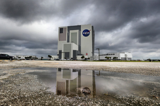 weather-postpones-spacex-demo-2-historic-manned-launch