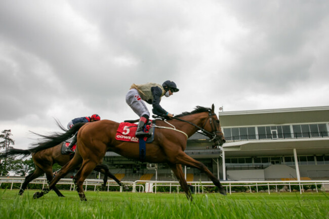 colin-keane-onboard-maker-of-kings-comes-home-to-win